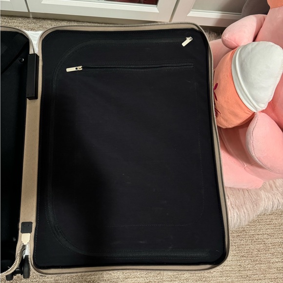 Beautiful suitcase excellent condition and ha little scattered - Picture 7 of 14